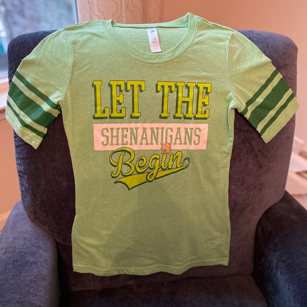 ☘️Let the shenanigans begin tshirt small☘️